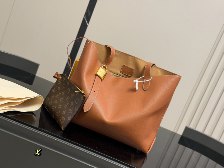 VUITTON ショルダーバッグ レディース ブラウン