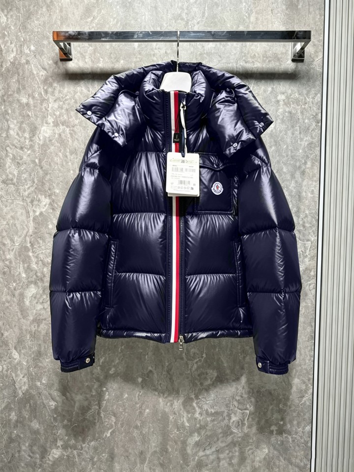 MONCLER ダウンジャケット ショート丈
