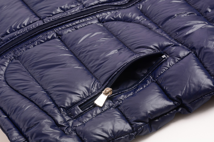 MONCLER ライトダウンコート