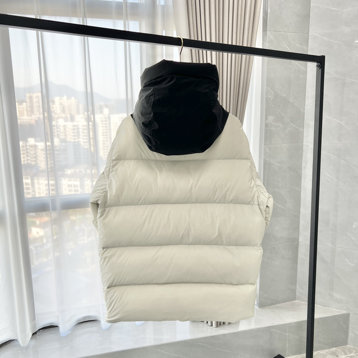 MONCLER フード付き アウター