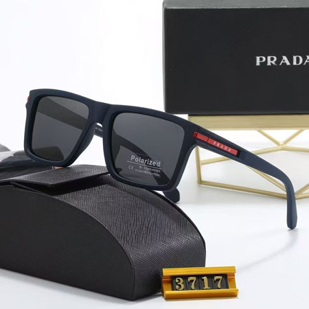 PRADA UVカットサングラス